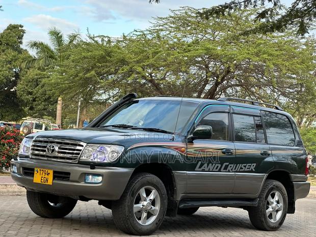 Toyota Land Cruiser 1998 Green