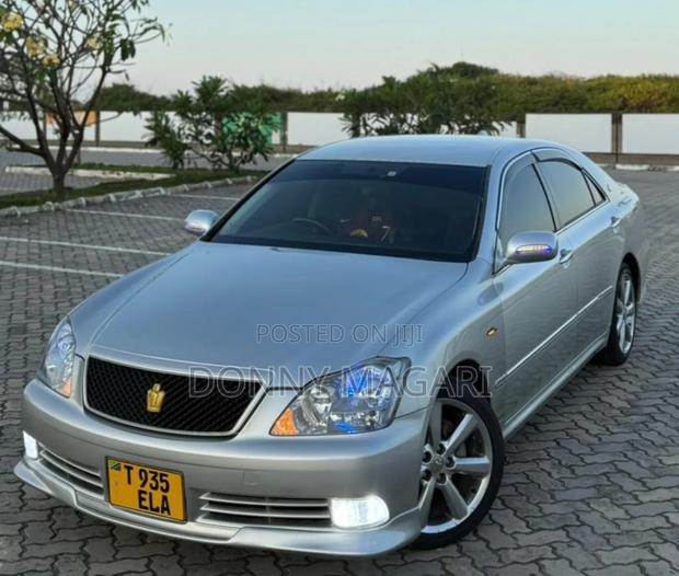 Toyota Crown 2004 Silver