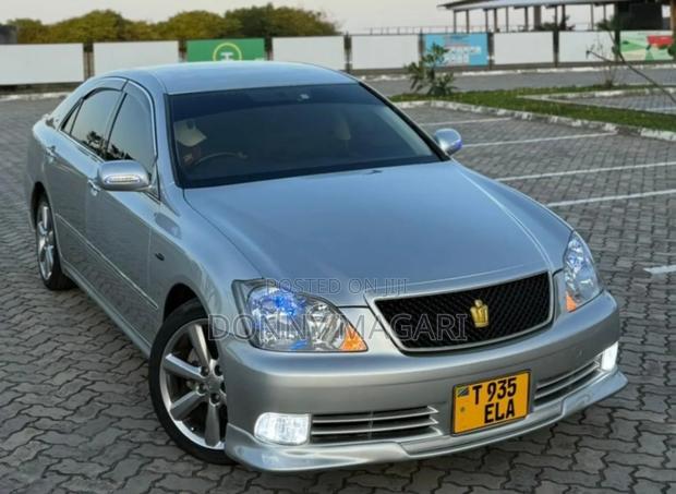 Toyota Crown 2004 Silver