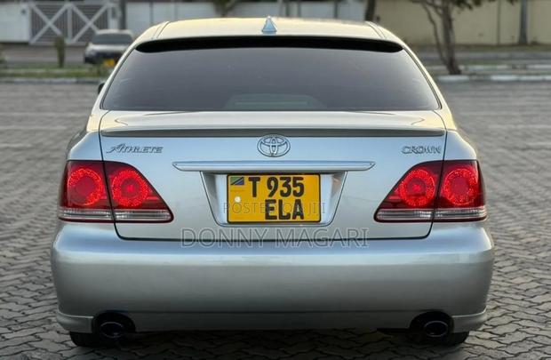 Toyota Crown 2004 Silver