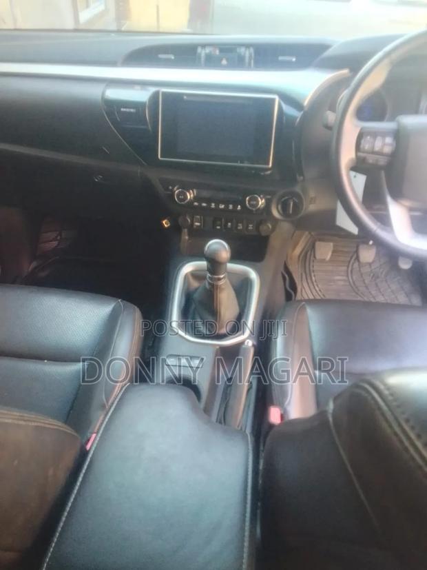 Toyota Hilux 2016 White