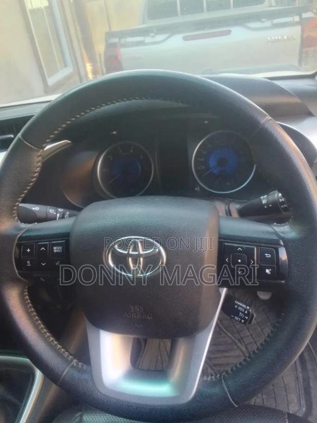 Toyota Hilux 2016 White