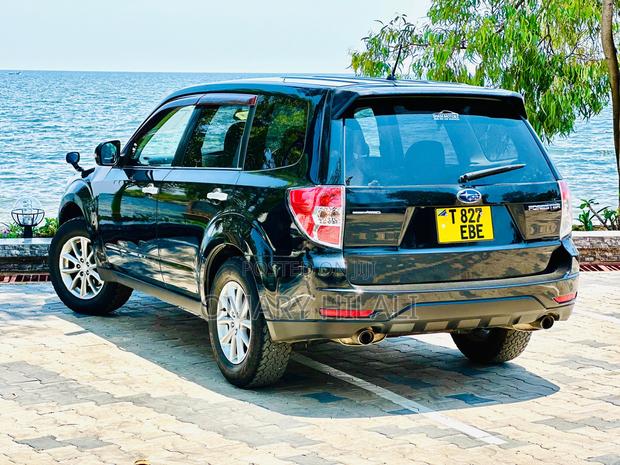 Subaru Forester 2011 Black