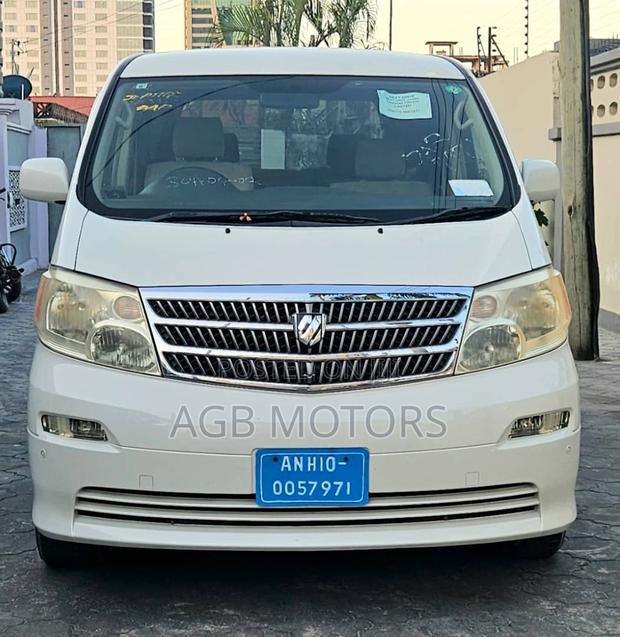 Toyota Alphard 2.4 Petrol AWD 2004 White