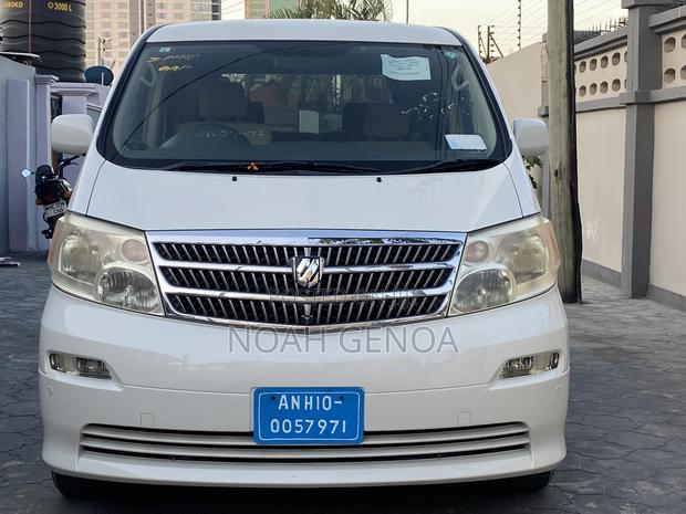 Toyota Alphard 2.4 Petrol AWD 2004 White