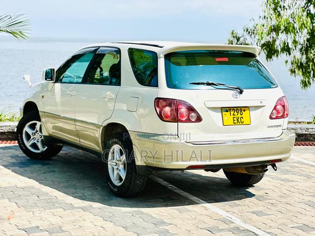 Toyota Harrier 2000 Pearl