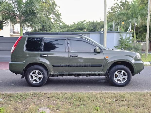 Nissan X-Trail Automatic 2002 Gray
