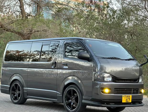 Toyota HiAce 2010 Gray