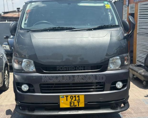 Toyota HiAce 2010 Gray