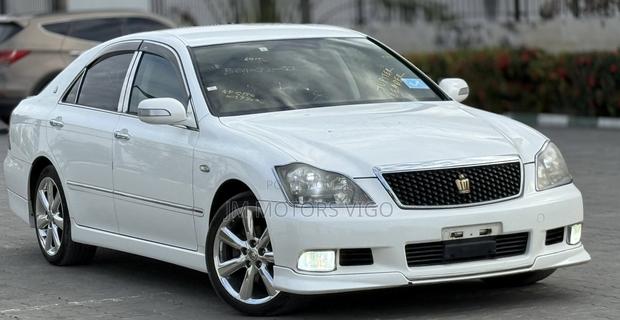 Toyota Crown 2007 White