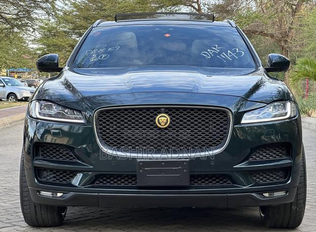 Jaguar F-Pace 2017 Green