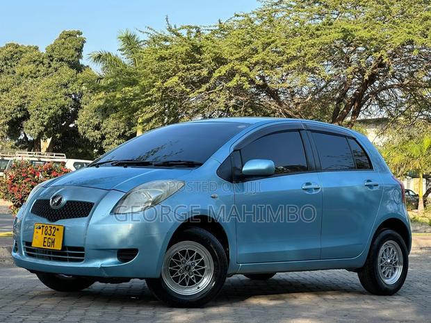 Toyota Vitz 2007 Blue