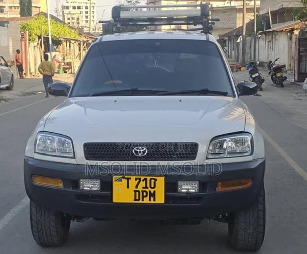 Toyota RAV4 1999 Silver