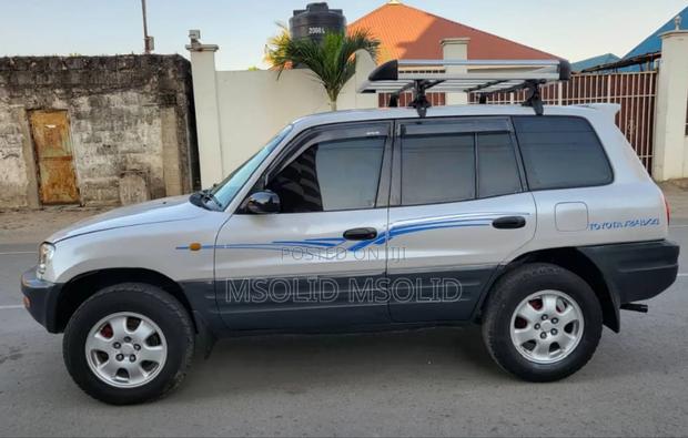 Toyota RAV4 1999 Silver