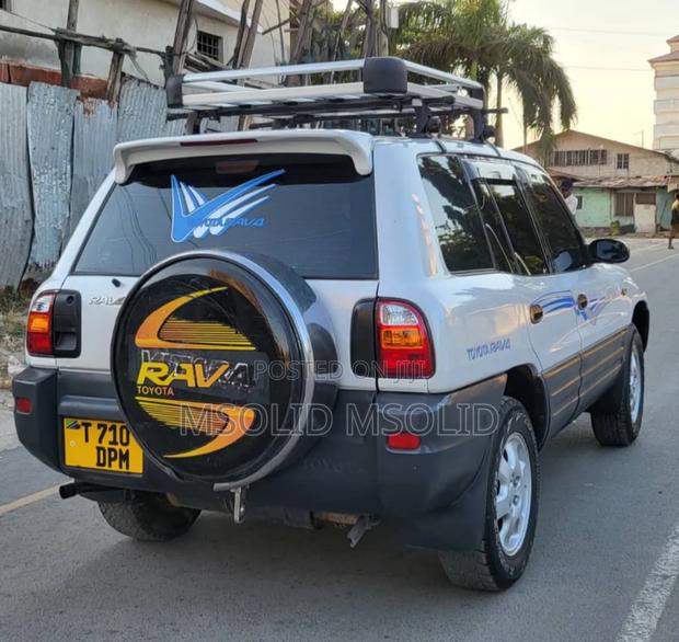 Toyota RAV4 1999 Silver