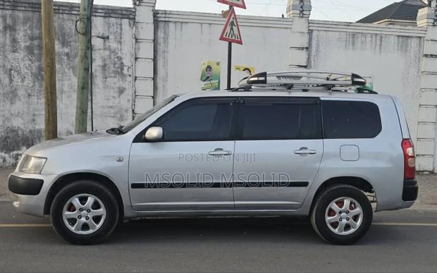Toyota Succeed 2006 Silver