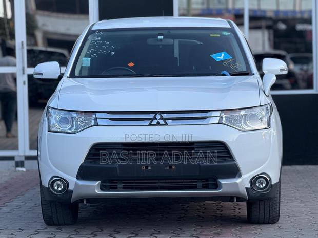 Mitsubishi Outlander 2014 White