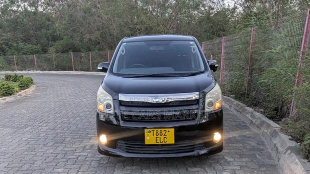 Toyota Noah 2008 Black