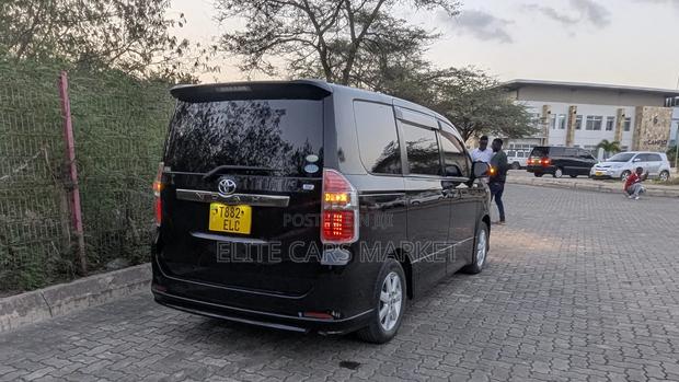 Toyota Noah 2008 Black