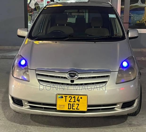 Toyota Corolla Spacio 2006 Gold