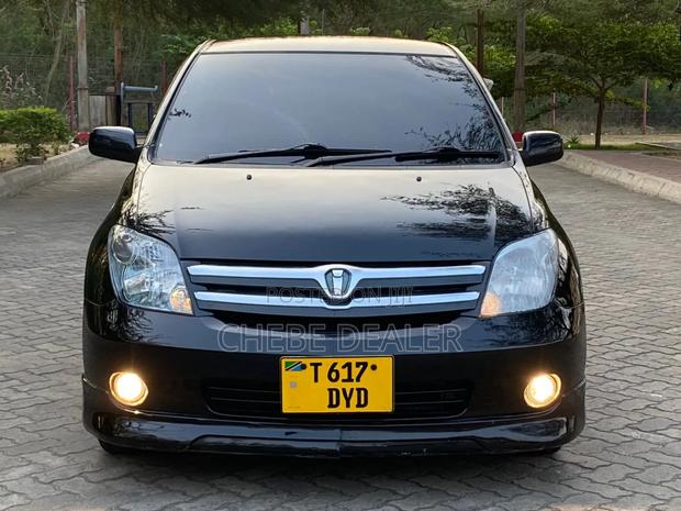 Toyota IST 2005 Black