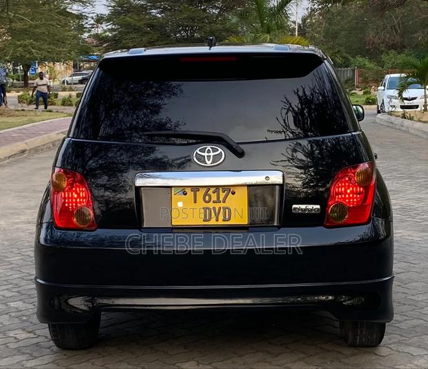 Toyota IST 2005 Black