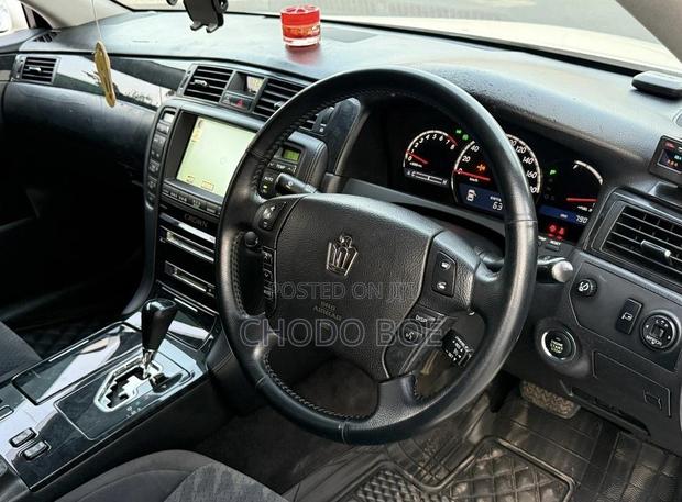 Toyota Crown 2007 Pearl