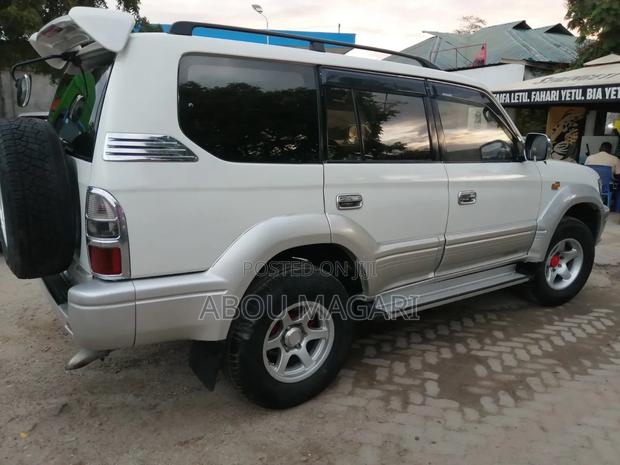 Toyota Land Cruiser 2003 Off white