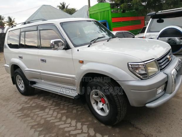 Toyota Land Cruiser 2003 Off white