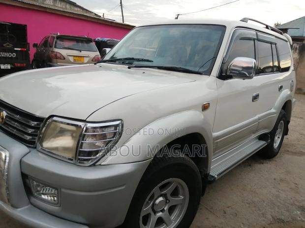 Toyota Land Cruiser 2003 Off white