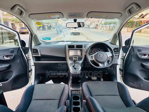 Toyota Ractis 2012 Pearl