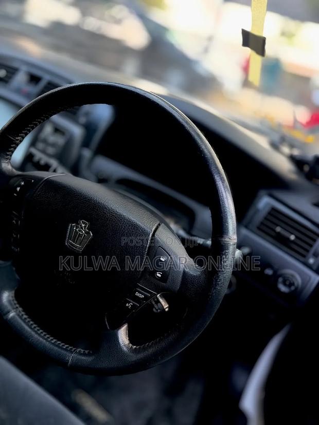 Toyota Crown 2006 White
