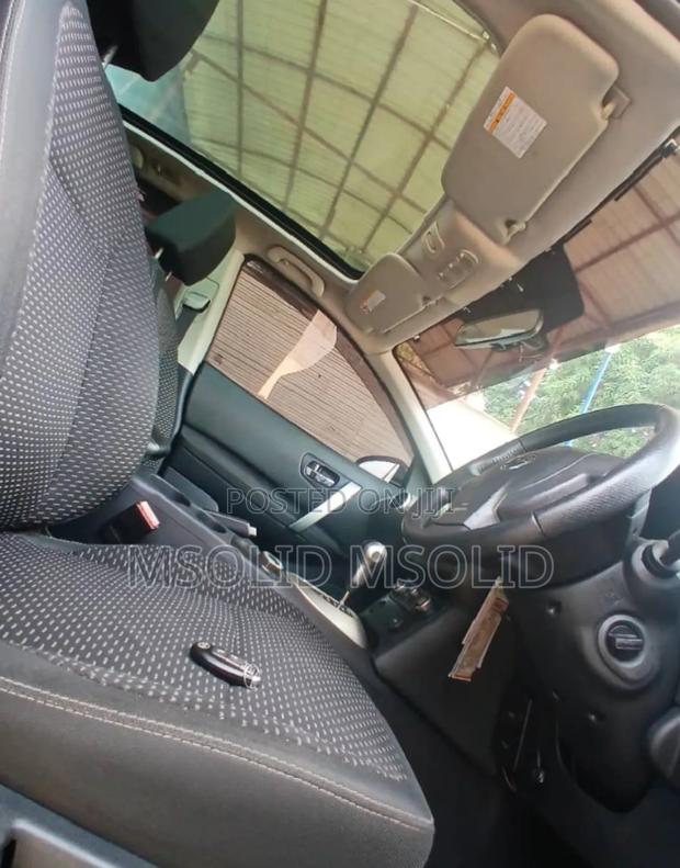 Nissan Dualis 2012 Black