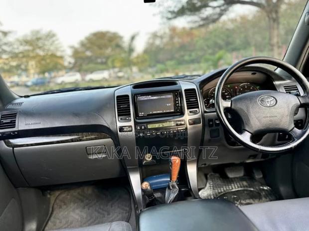 Toyota Land Cruiser Prado 2005 Black