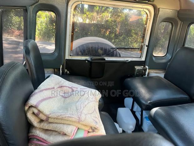 Land Rover Defender 2003 White
