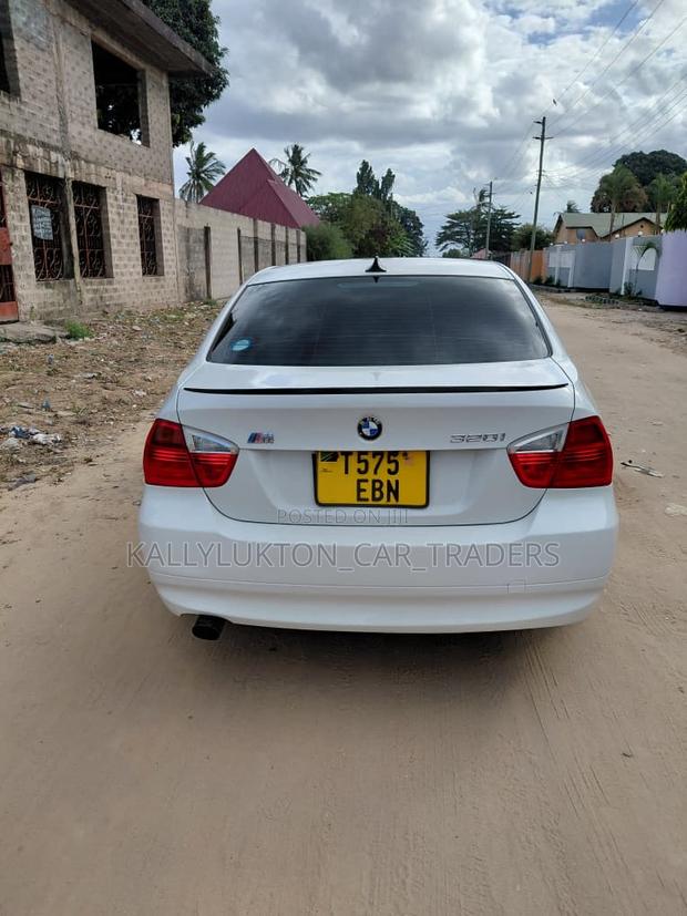 BMW 3 Series 2010 White