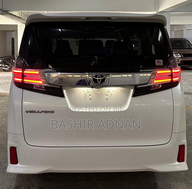 Toyota Vellfire 2015 White