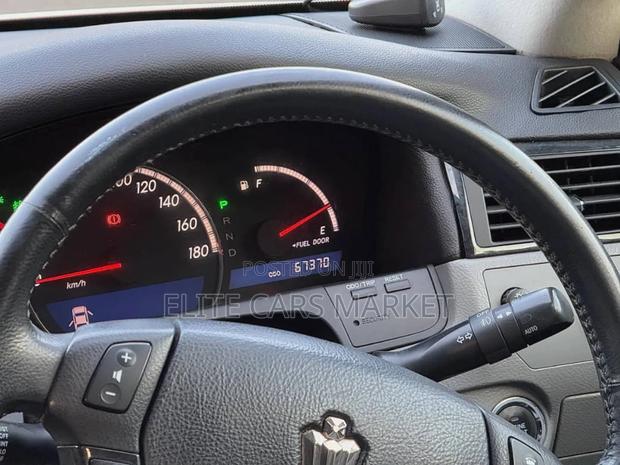 Toyota Crown Royale 2005 White