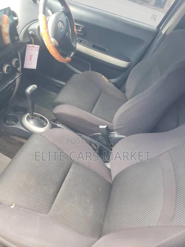 Toyota Crown Royale 2005 White