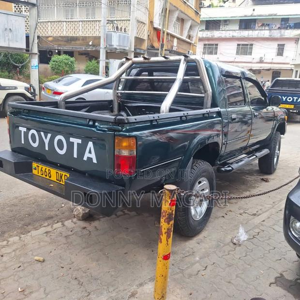 Toyota Hilux 2008 Green
