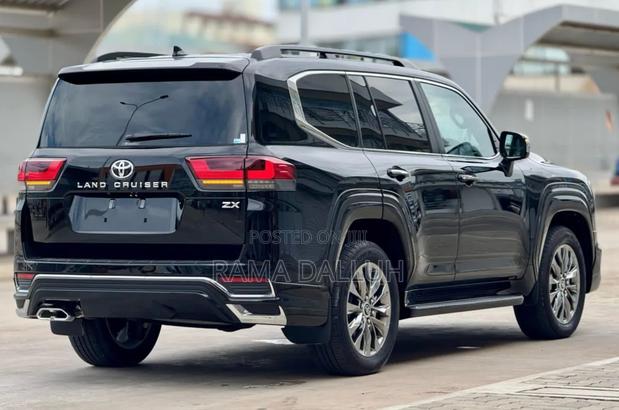 Toyota Land Cruiser 2023 Black
