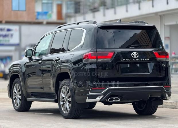 Toyota Land Cruiser 2023 Black