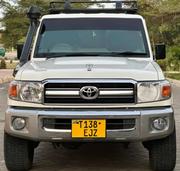 Toyota Land Cruiser 2011 White for sale