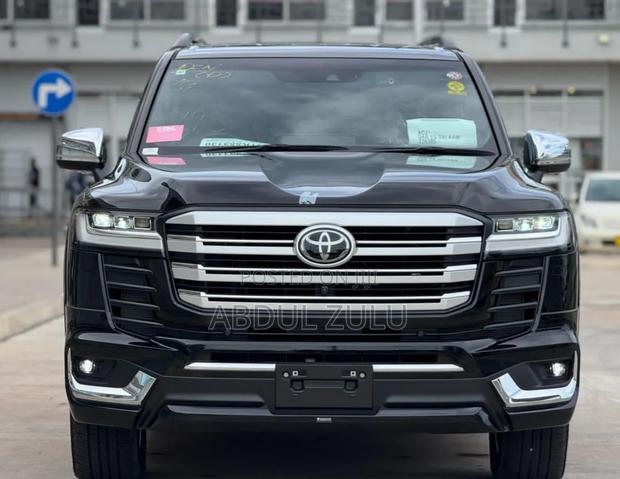 Toyota Land Cruiser Prado 2023 Black