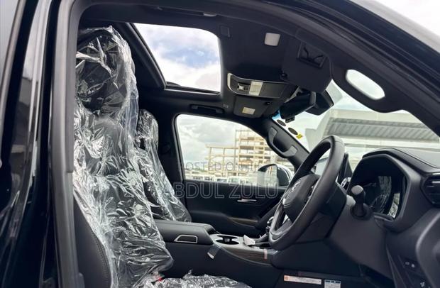 Toyota Land Cruiser Prado 2023 Black