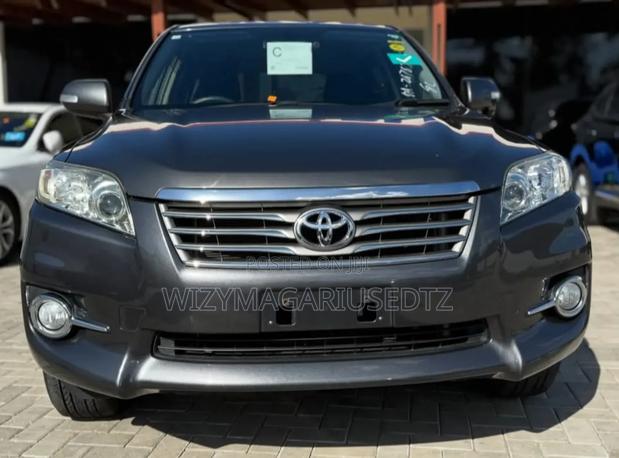 Toyota Vanguard 2012 Gray