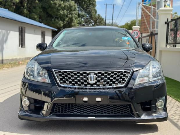 Toyota Crown 2010 Black