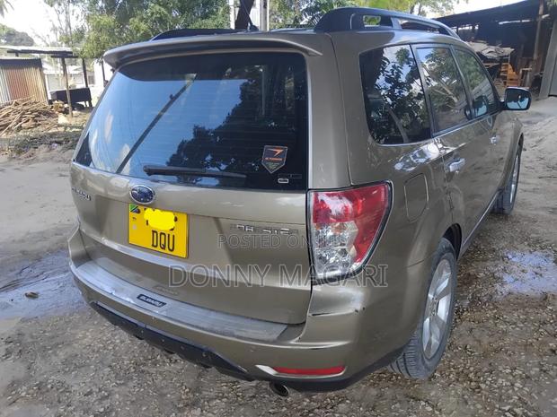 Subaru Forester 2009 Gold