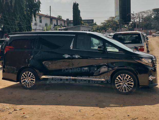 Toyota Alphard 2.4 Petrol FWD 2015 Black