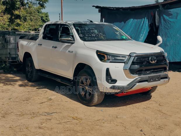 Toyota Hilux Revo Double Cab Deisel 2.4 AWD 2022 White